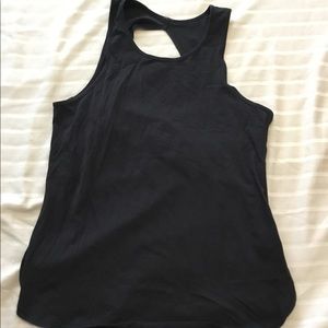 Lululemon black flowy tank